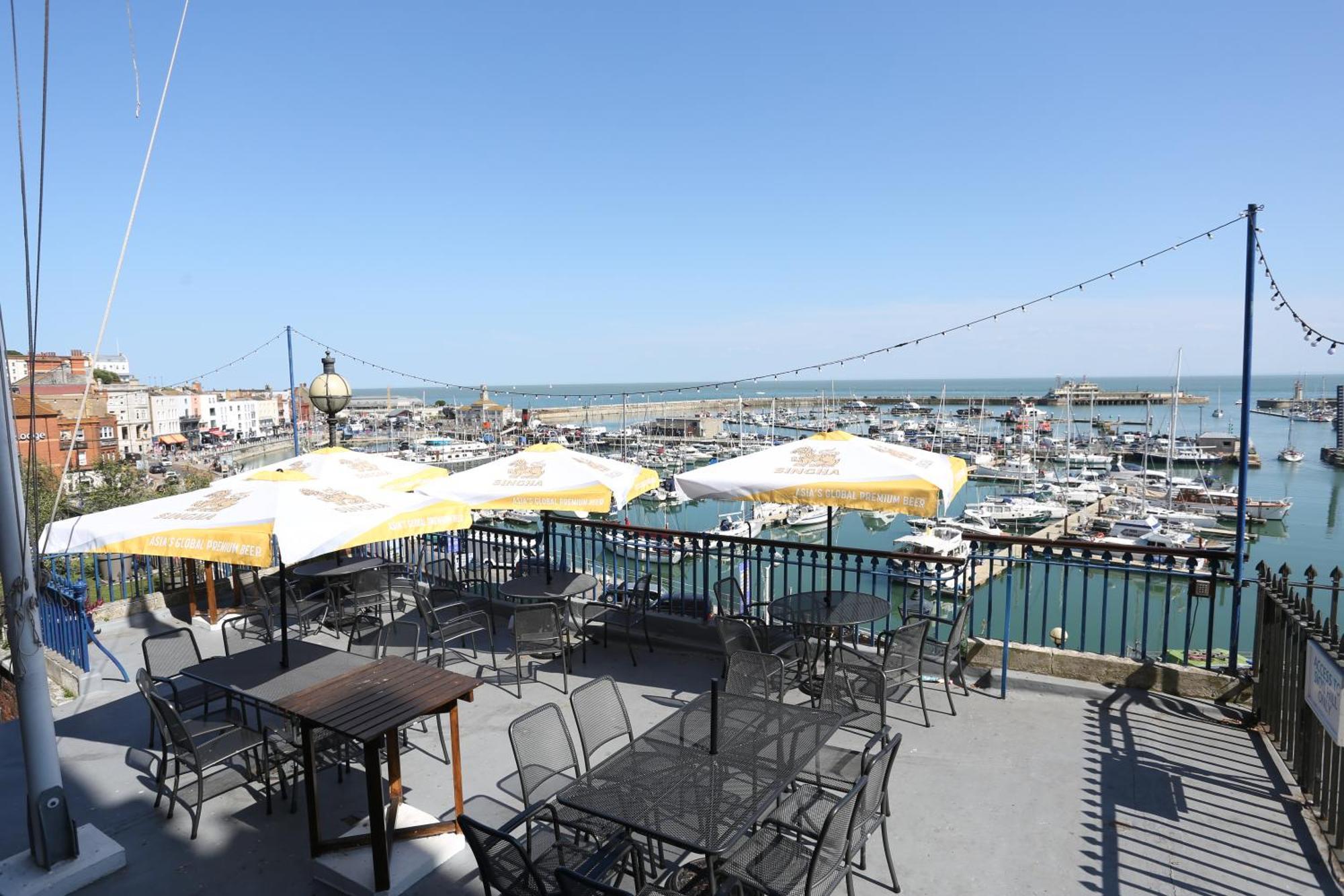 Hotel Royal Temple Yacht Club à Ramsgate Extérieur photo