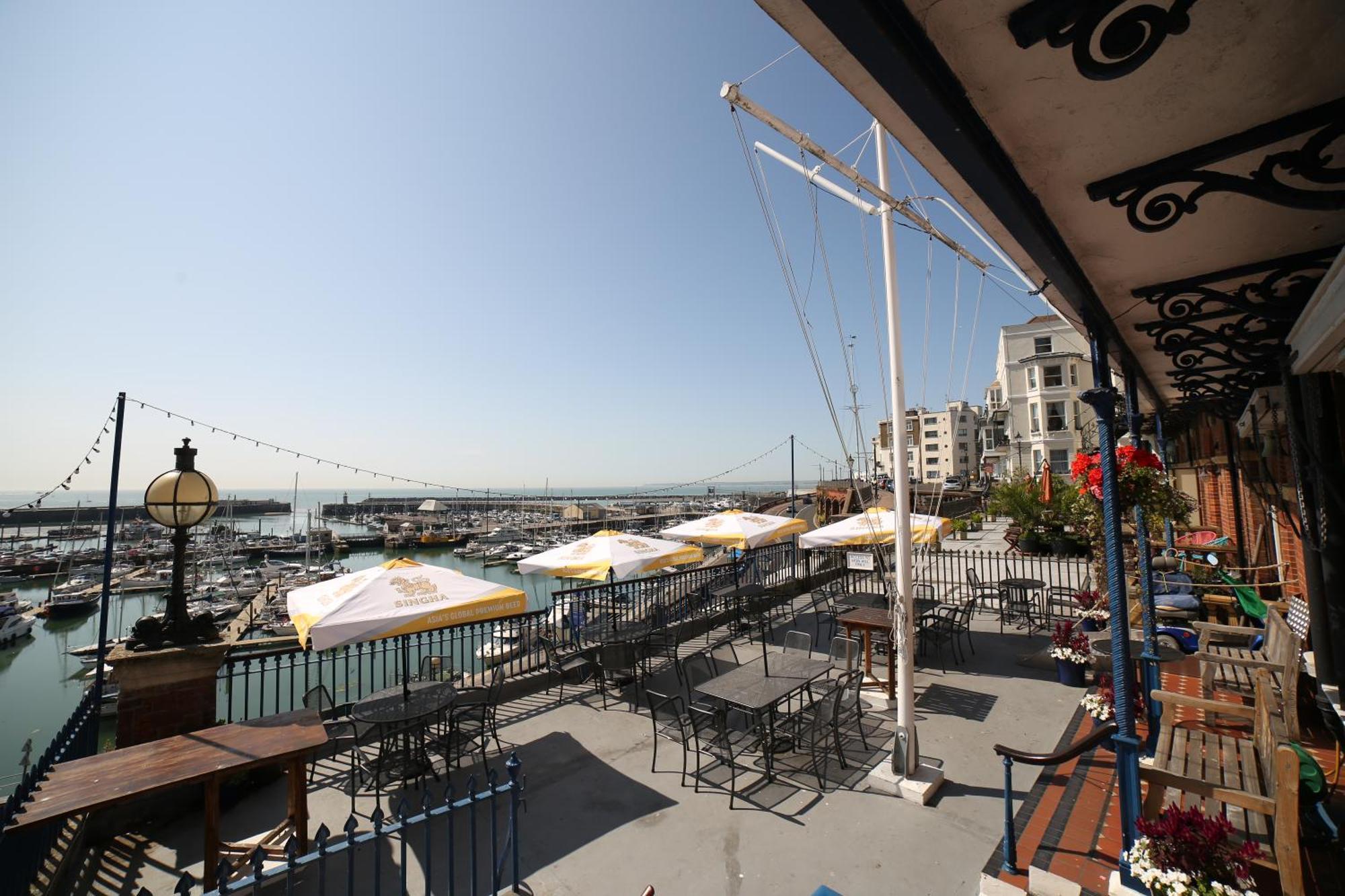 Hotel Royal Temple Yacht Club à Ramsgate Extérieur photo