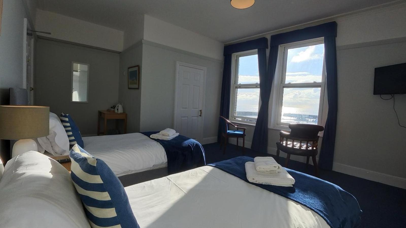 Hotel Royal Temple Yacht Club à Ramsgate Extérieur photo