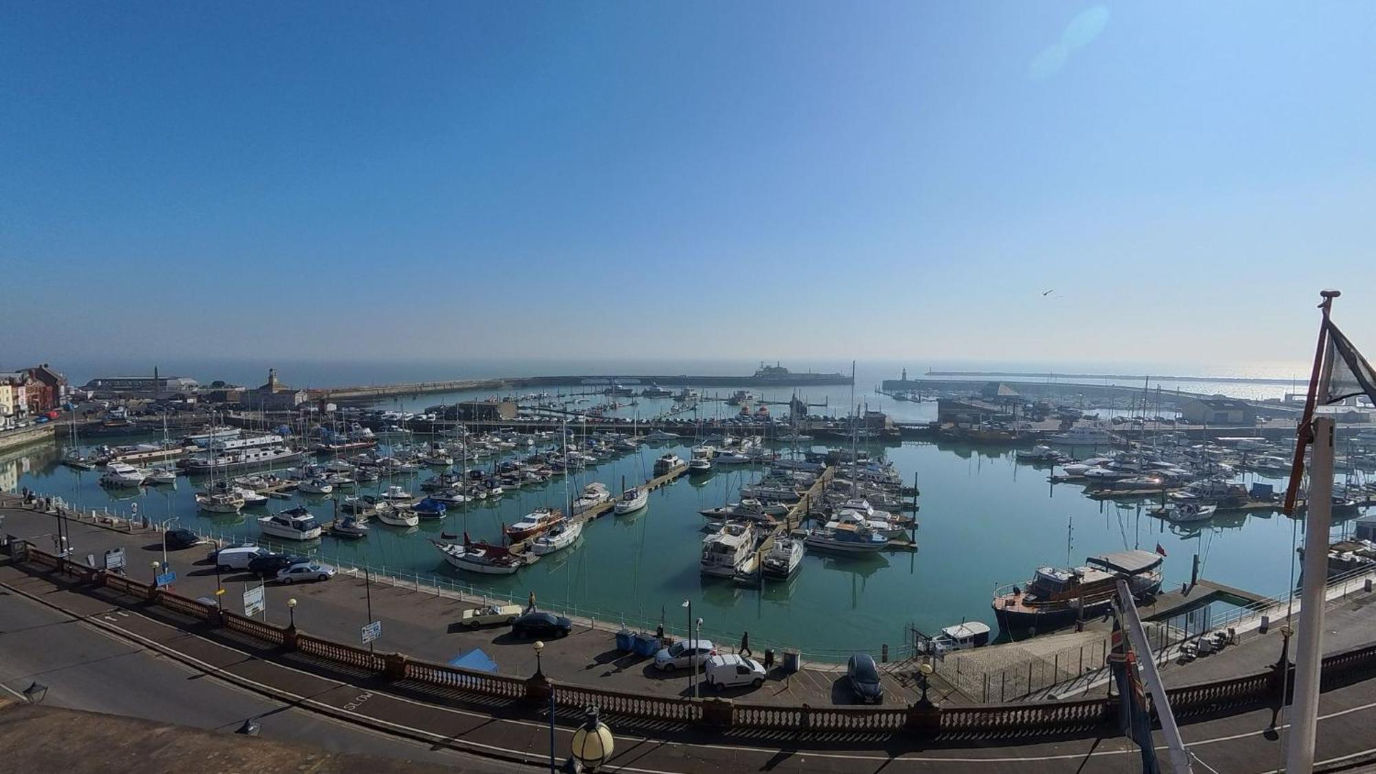 Hotel Royal Temple Yacht Club à Ramsgate Extérieur photo