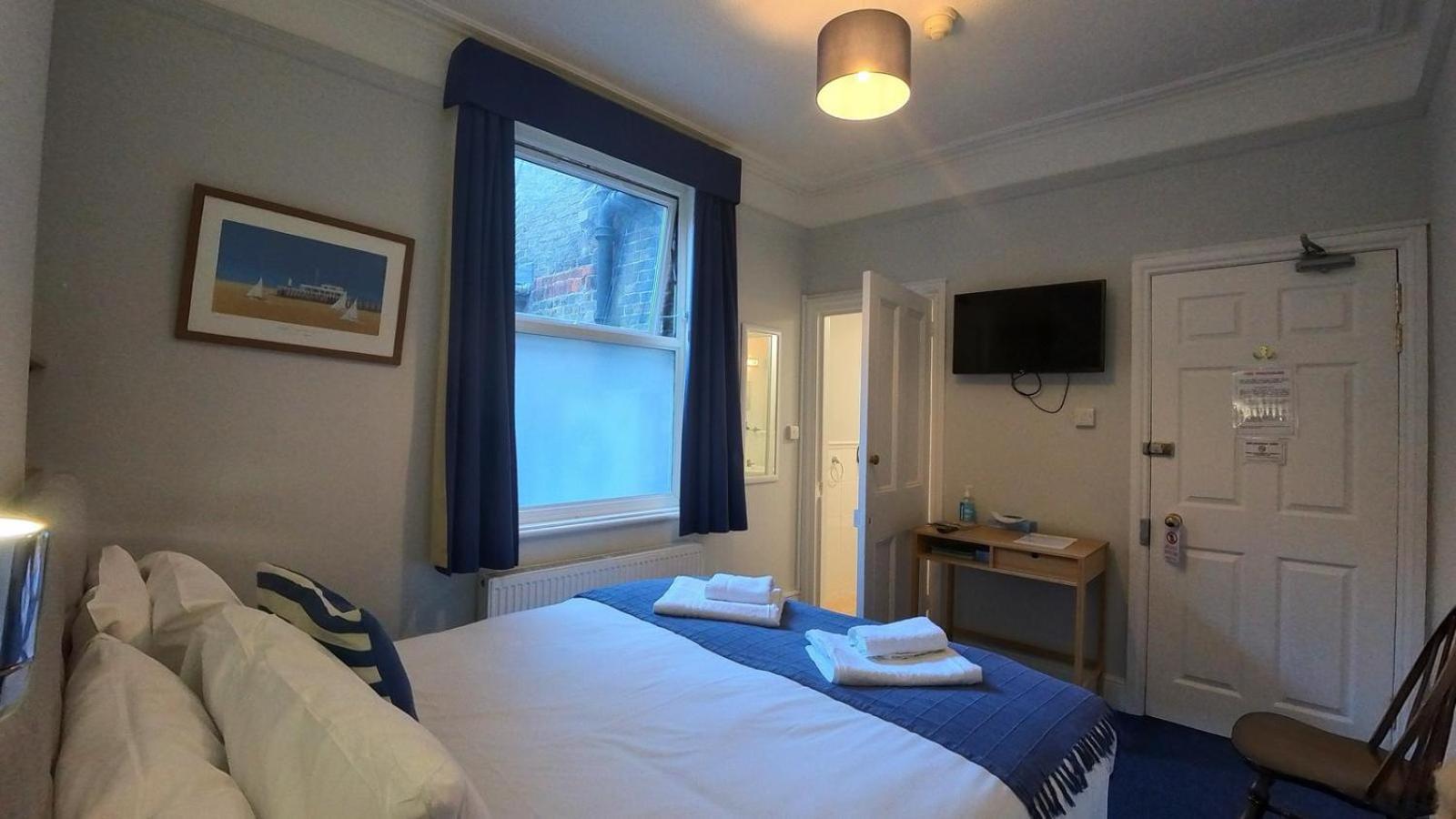Hotel Royal Temple Yacht Club à Ramsgate Extérieur photo