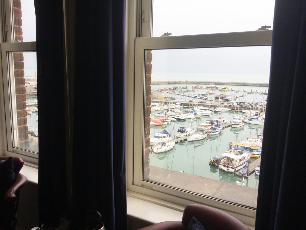 Hotel Royal Temple Yacht Club à Ramsgate Extérieur photo